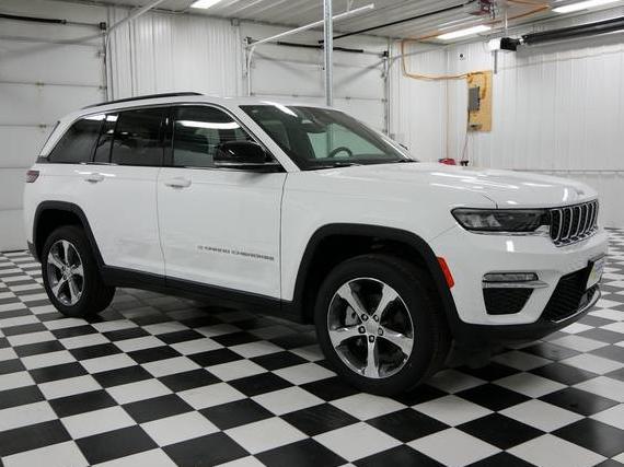 JEEP GRAND CHEROKEE 2024 1C4RJHBG4RC238457 image